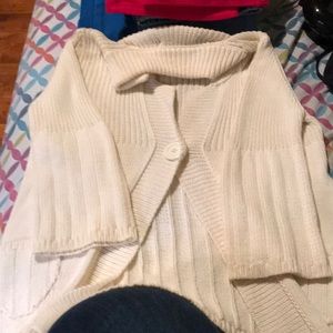 Laurie B small cream knitted sweater